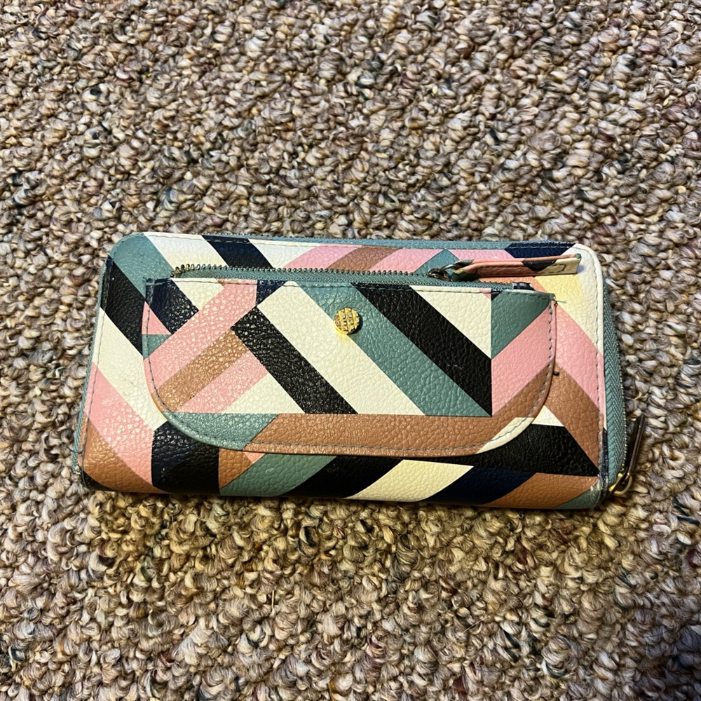 Geometric print wallet **DONATED**